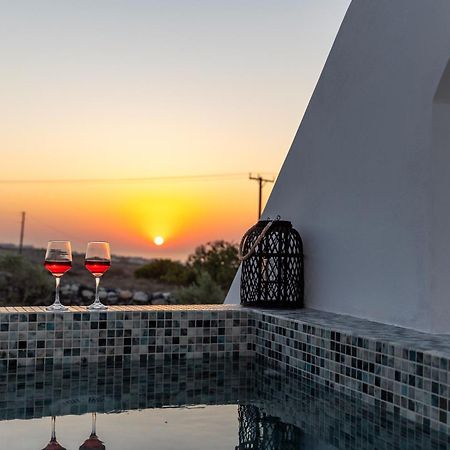 Theophrasti Suites Foinikiá Dış mekan fotoğraf