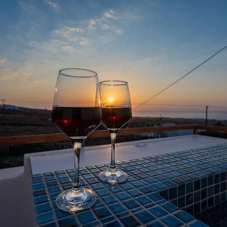 Theophrasti Suites Foinikiá Dış mekan fotoğraf