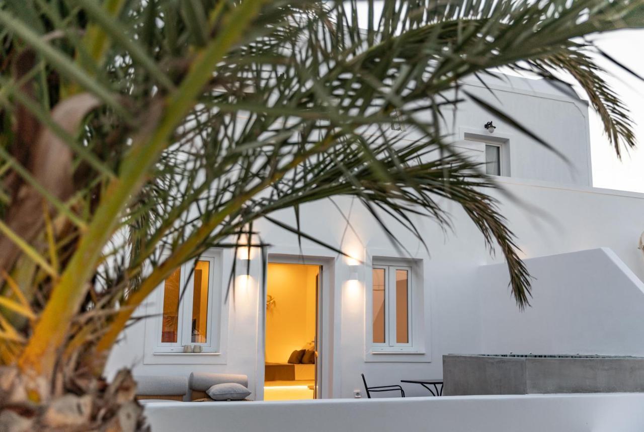 Theophrasti Suites Foinikiá Dış mekan fotoğraf