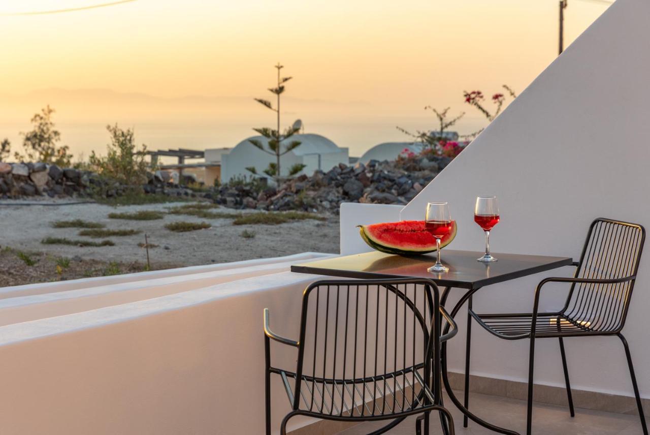 Theophrasti Suites Foinikiá Dış mekan fotoğraf
