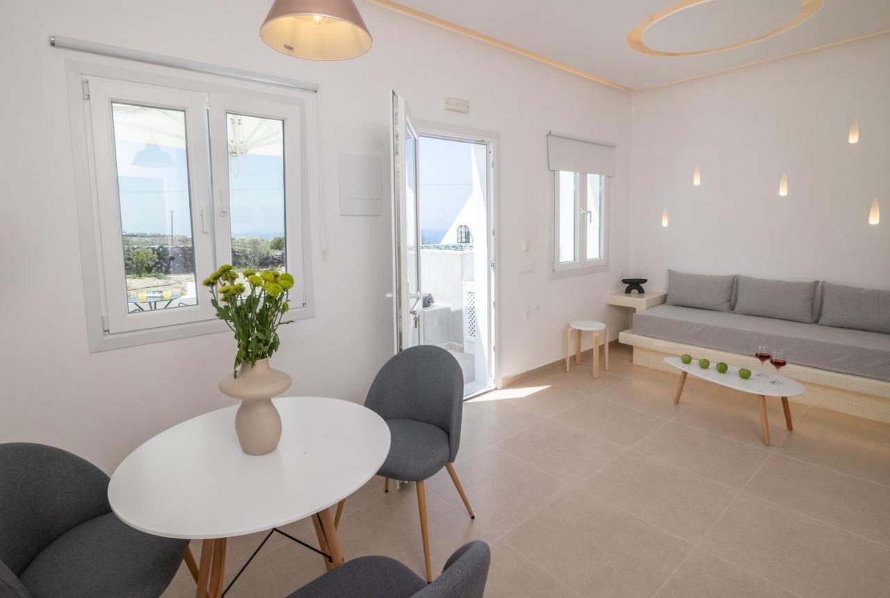 Theophrasti Suites Foinikiá Dış mekan fotoğraf