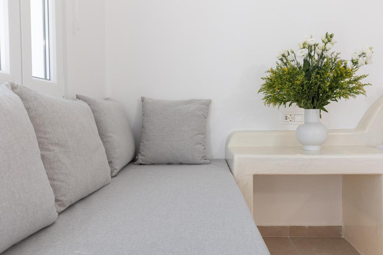 Theophrasti Suites Foinikiá Dış mekan fotoğraf