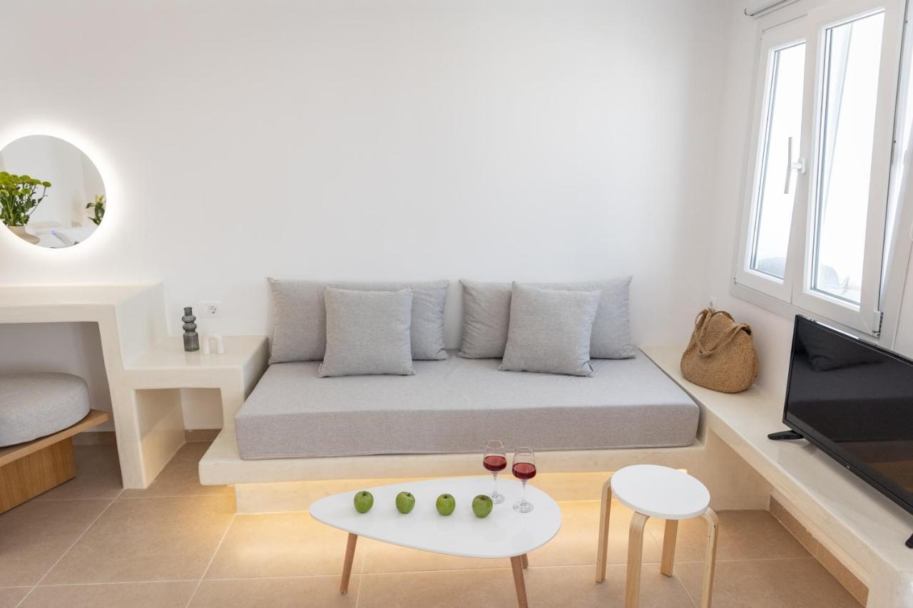 Theophrasti Suites Foinikiá Dış mekan fotoğraf