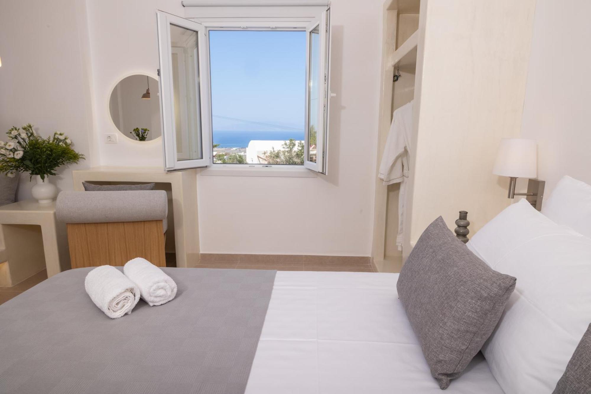 Theophrasti Suites Foinikiá Dış mekan fotoğraf