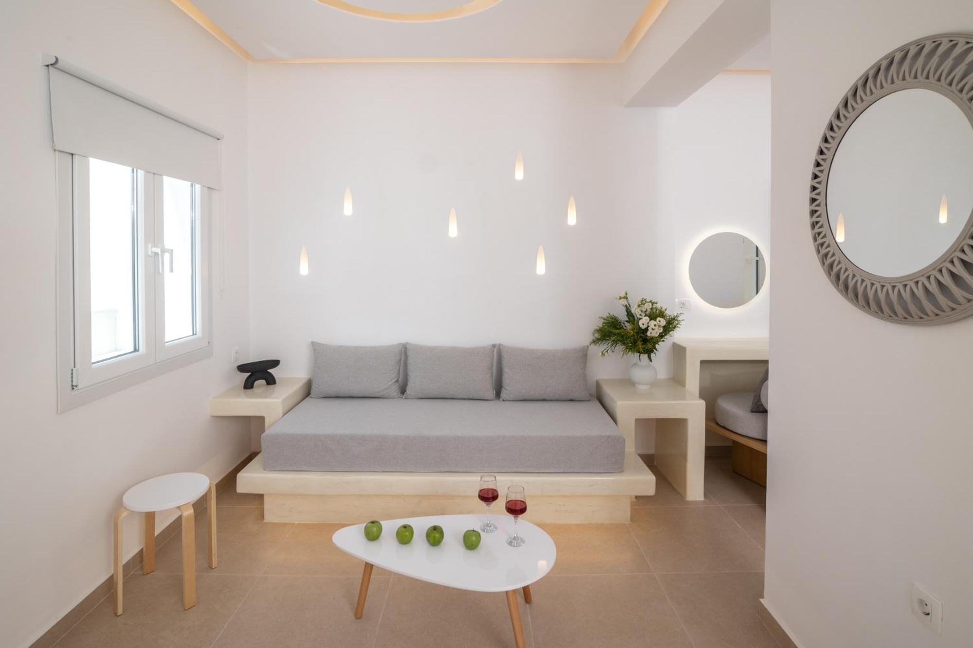 Theophrasti Suites Foinikiá Dış mekan fotoğraf