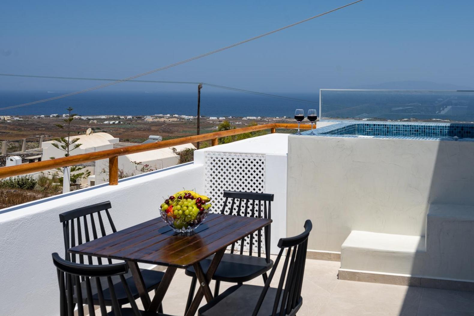Theophrasti Suites Foinikiá Dış mekan fotoğraf