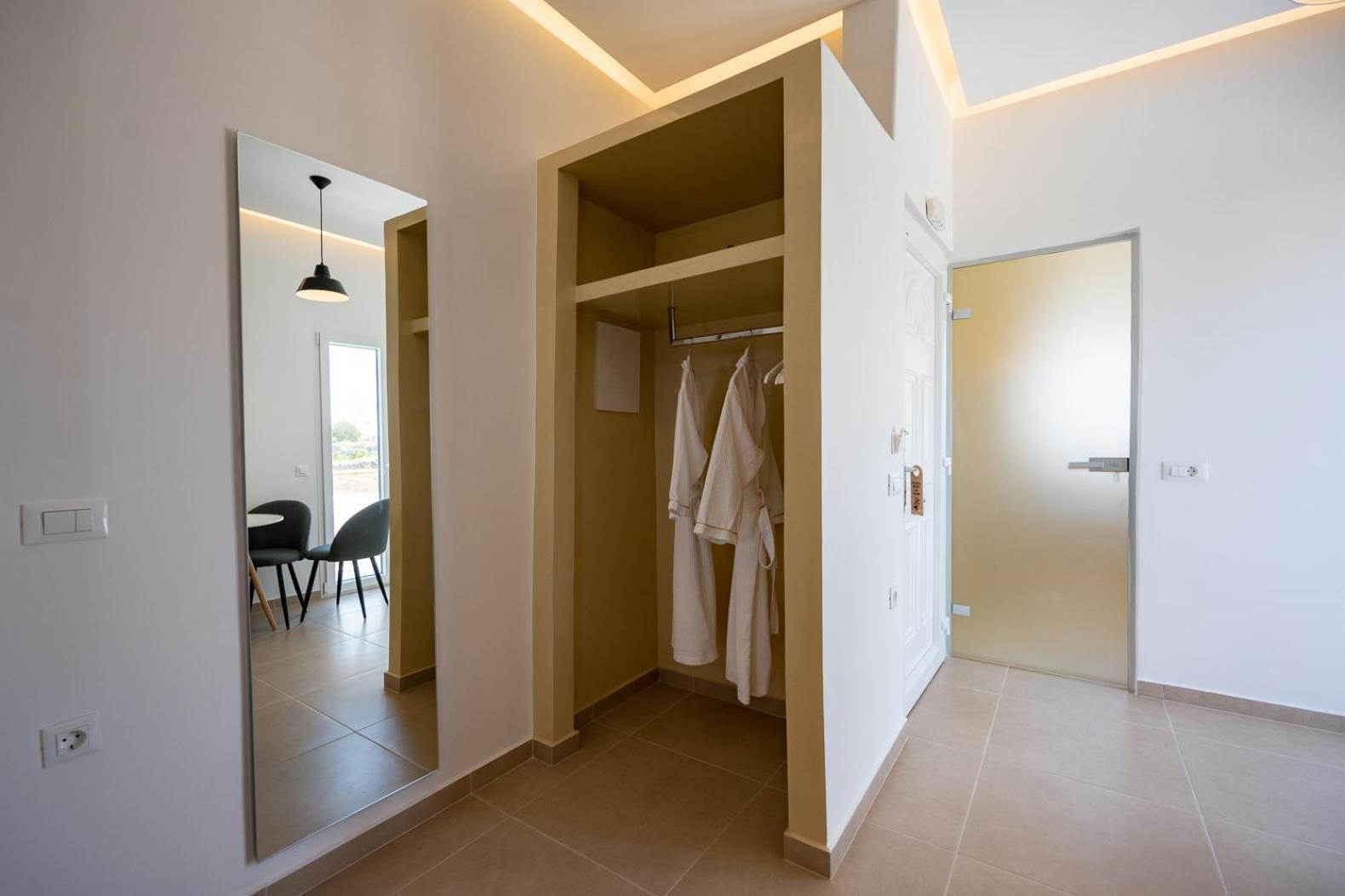 Theophrasti Suites Foinikiá Oda fotoğraf