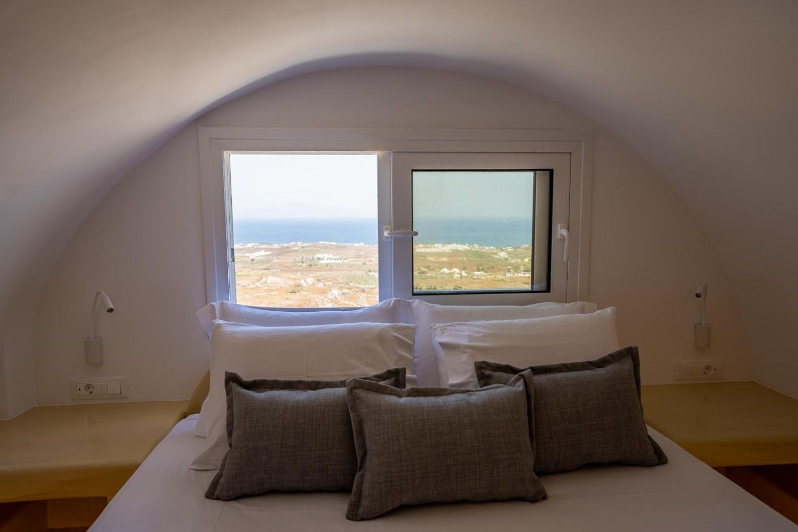 Theophrasti Suites Foinikiá Dış mekan fotoğraf