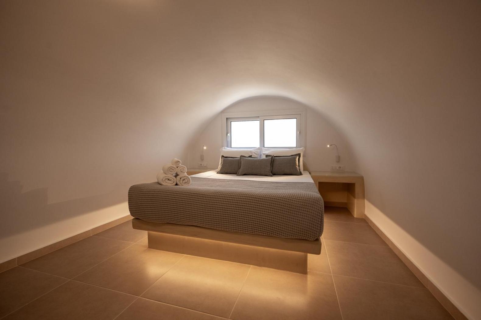 Theophrasti Suites Foinikiá Dış mekan fotoğraf