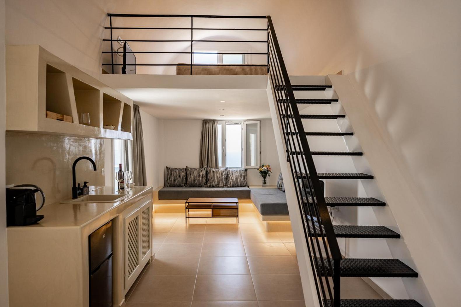 Theophrasti Suites Foinikiá Dış mekan fotoğraf