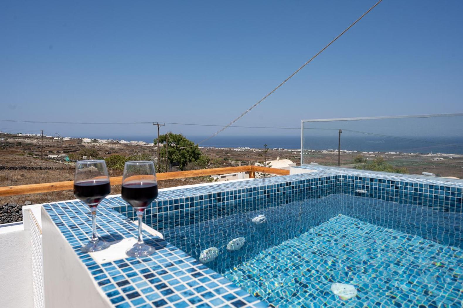 Theophrasti Suites Foinikiá Dış mekan fotoğraf