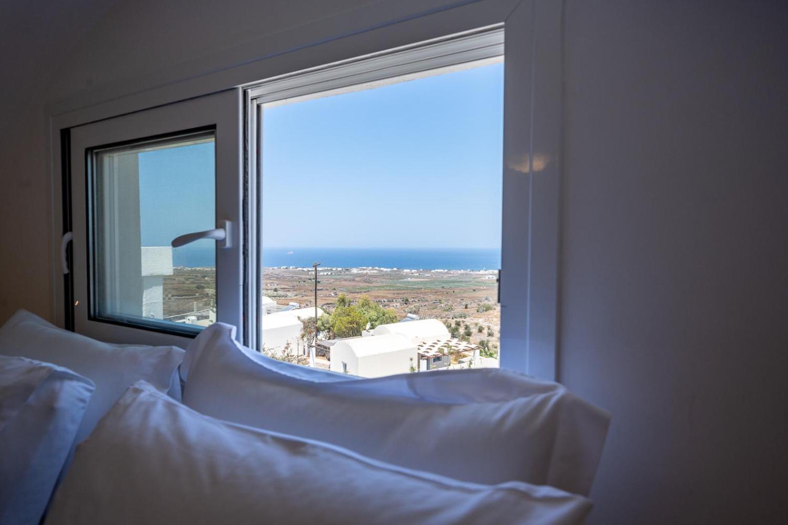 Theophrasti Suites Foinikiá Dış mekan fotoğraf