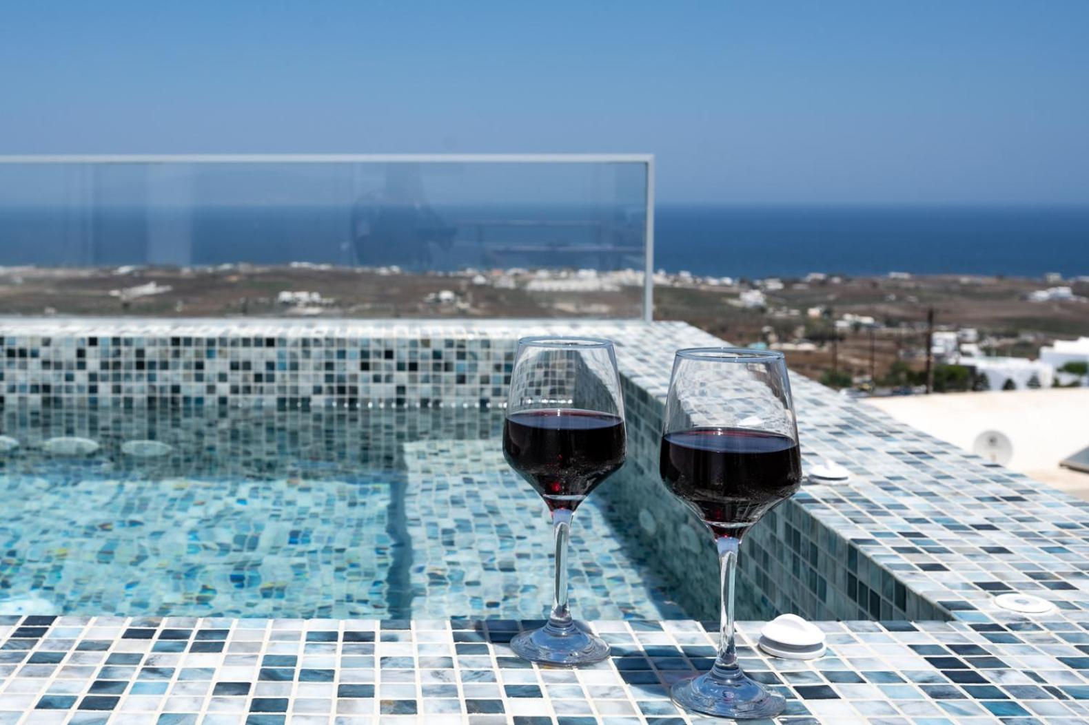 Theophrasti Suites Foinikiá Dış mekan fotoğraf